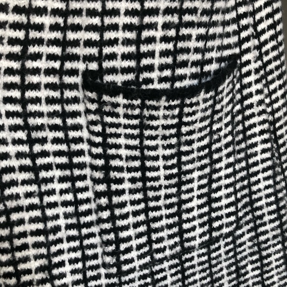 TAHARI Soft Cozy Warm Long Cardigan Sweater sz Medium - Picture 4 of 6